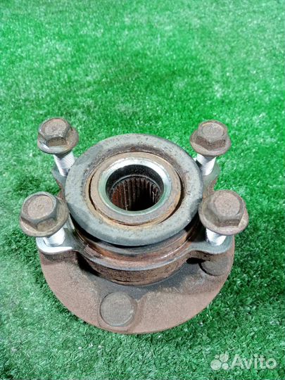 Ступица передняя левая Nissan X-Trail NT31 MR20DE