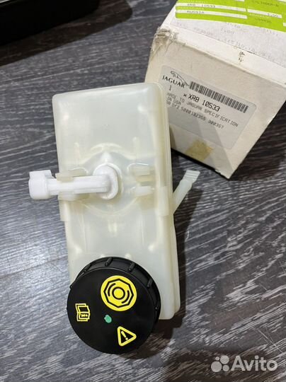 Бачок тормозной жидкости Jaguar s-type