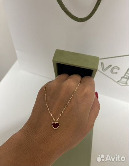 Подвеска Van Cleef Sweet Alhambra heart сердолик