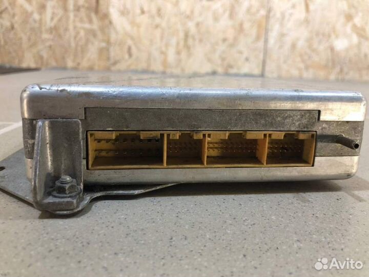 Блок управления двигателем Audi A6 C4 1994-1997
