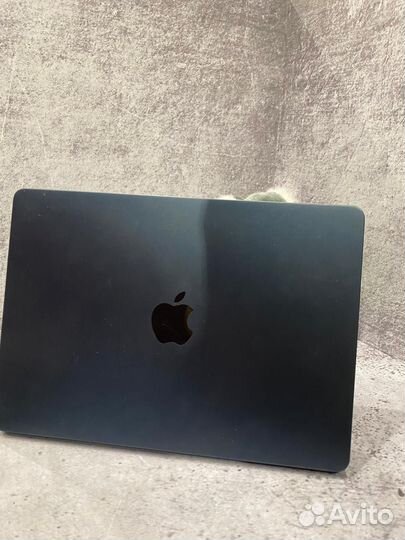 MacBook Air 13 m2 8/256 midnight