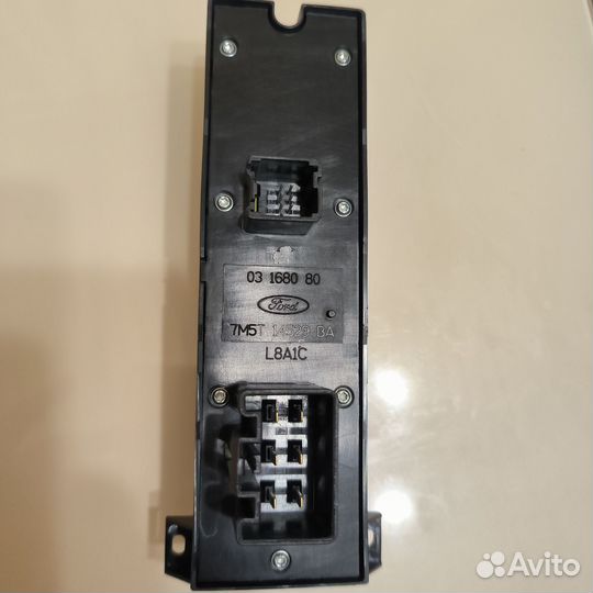 Блок управления стеклоподъемниками Ford Focus 2