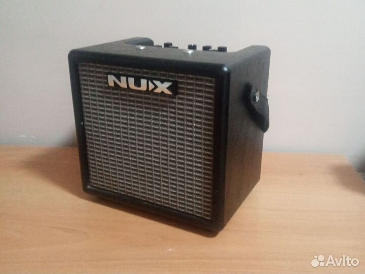 Комбоусилитель NUX mighty 8 вт