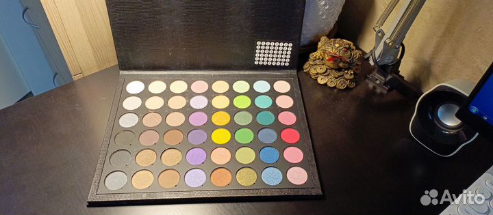 Палитра теней для макияжа Jast