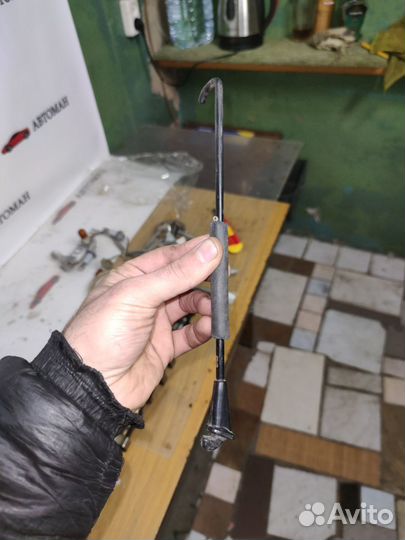 Держатель капота Hyundai Getz