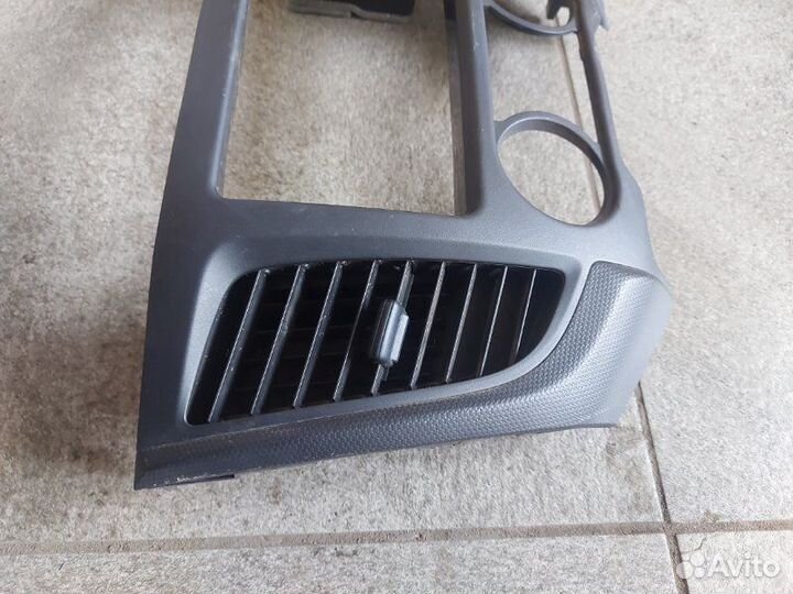 Рамка Магнитолы Mitsubichi L200 внедорожник 2.4