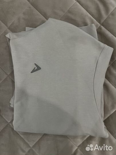 Спортивный костюм женский