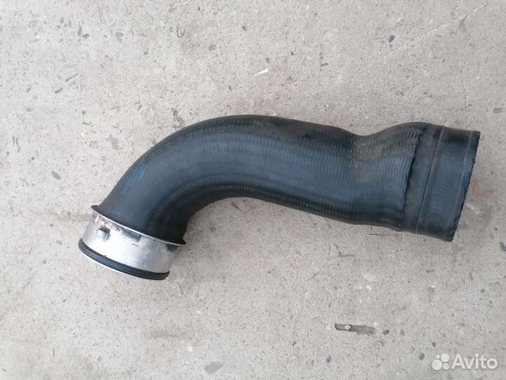 Патрубок интеркулера Фольксваген Пассат Б6