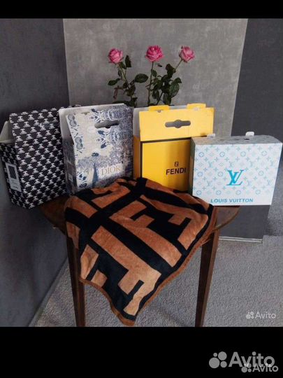 Пледы брендовые 130/200