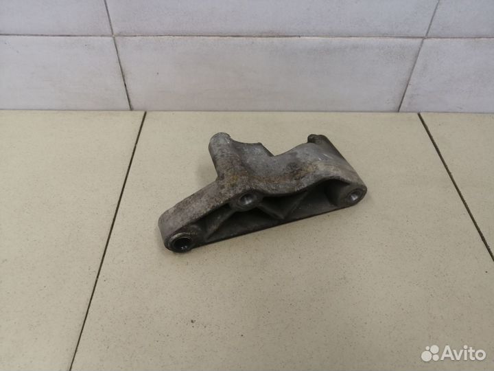 Кронштейн генератора Mohave 2009