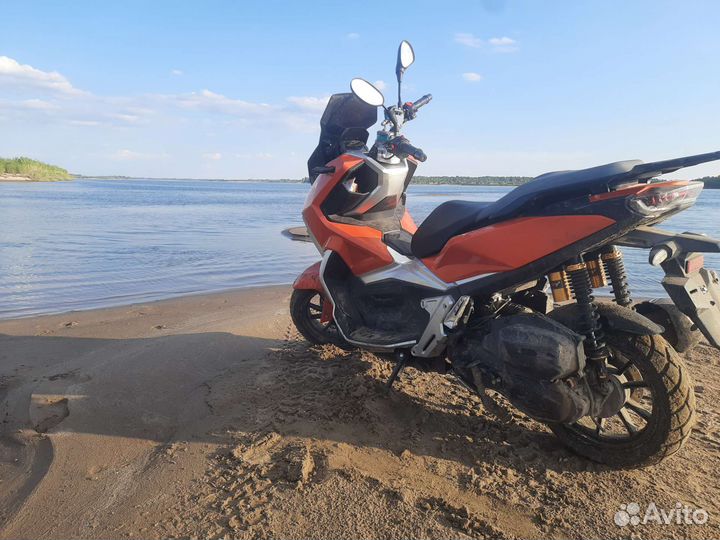 Макси-скутер tracer adv 49(175) копия honda x-adv