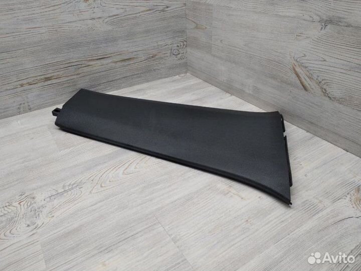 Обшивка стойки правая Volkswagen Polo седан cfna