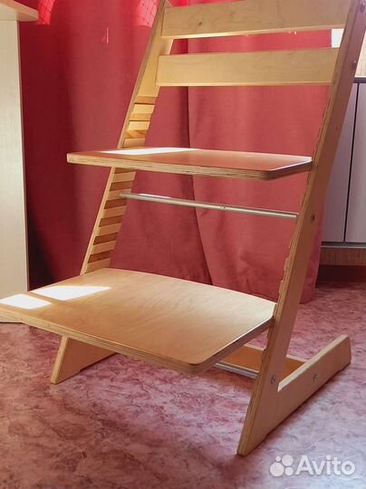 Стул школьный