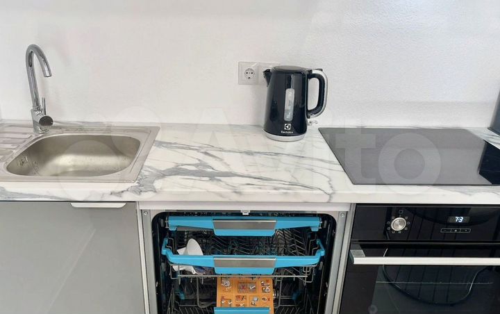 2-к. квартира, 60 м², 10/25 эт.