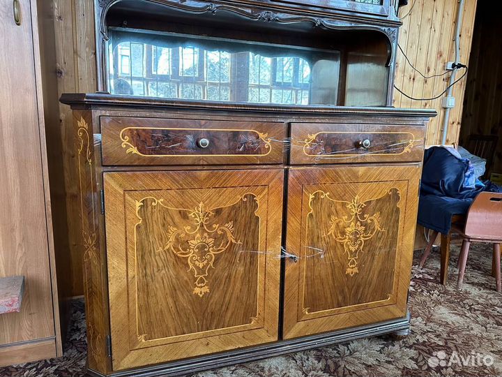 Антикварный буфет сервант