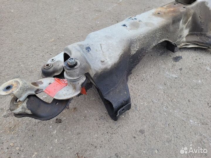 Подрамник передний на Mitsubishi Galant 8 лев руль