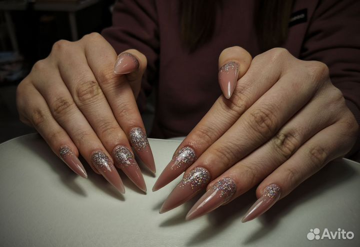 Нужна модель на маникюр