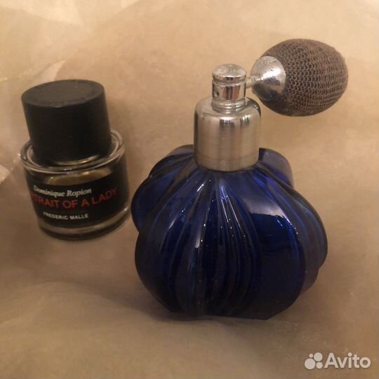 Старинный флакон для духов с распылителем