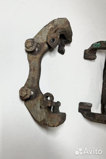 Скоба суппорта передняя Ford Focus 2