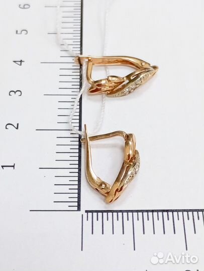 Серьги с синтетическим камнем Золото