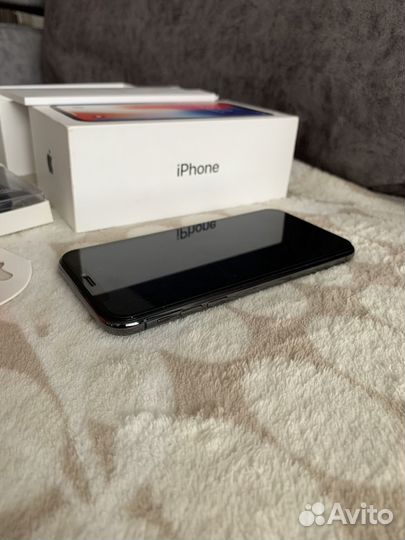 iPhone X, 256 ГБ