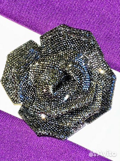 Брошь цветок