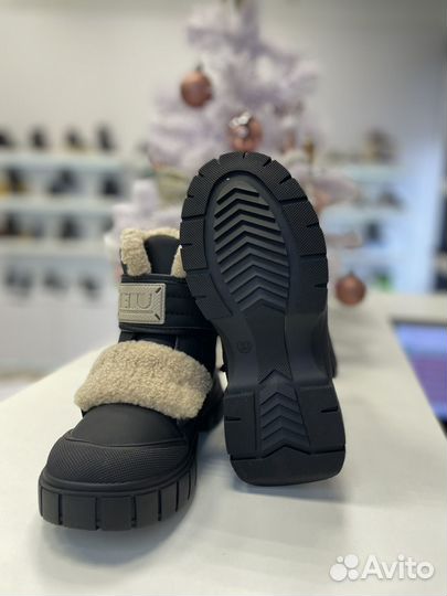 Зимние ботинки для девочки новые 33 размер