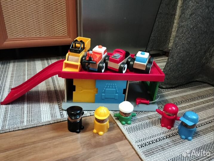 Парковка гараж IKEA 4 машинки