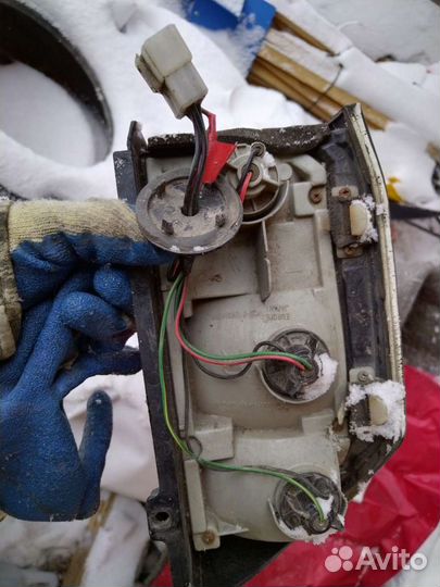 Фонарь задний микроавтобус мазда