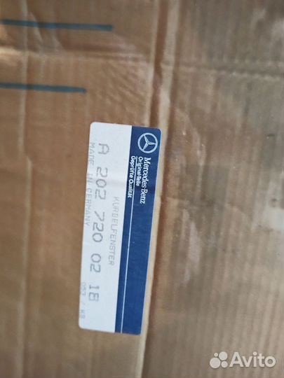 Стекло правое от Мерседеса