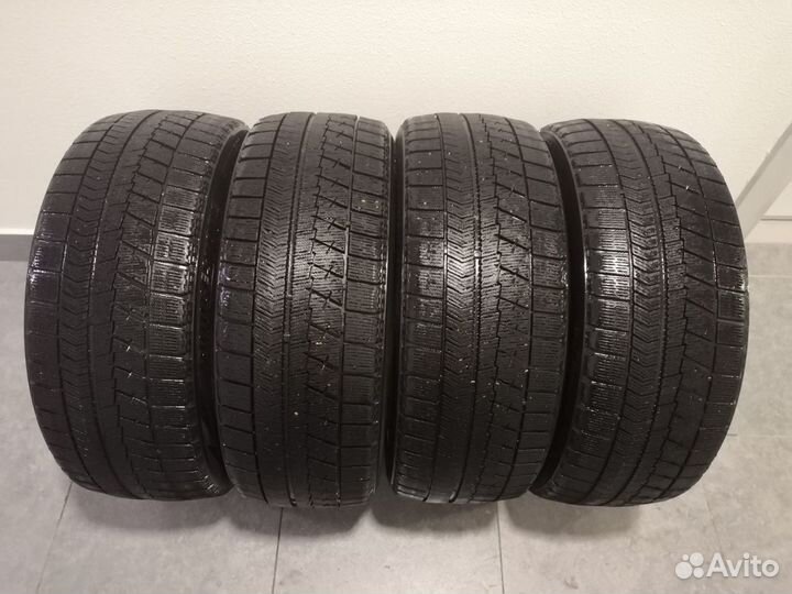 Bridgestone Blizzak VRX 215/45 R17