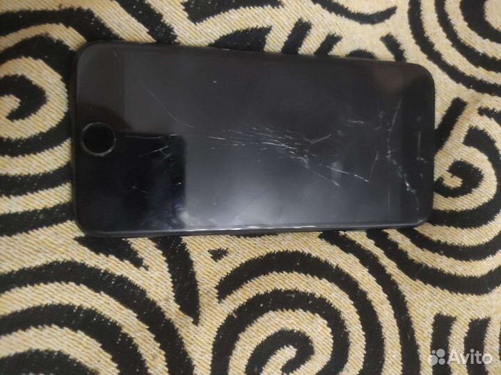 Телефон iPhone 7