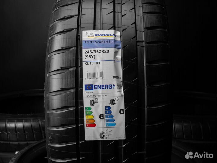 Michelin Pilot Sport 4 S 305/35 R20 и 245/35 R20 107Y