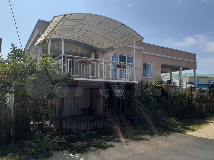 Коттедж 396 м² на участке 6,5 сот.