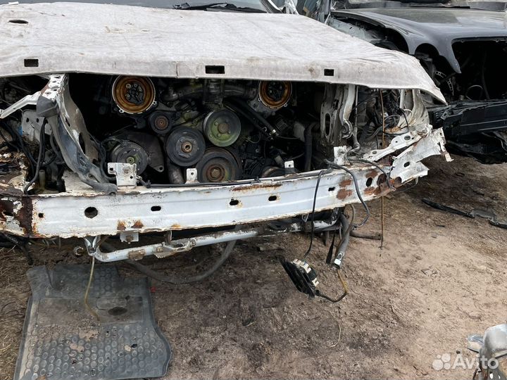 Передний подрамник на w140