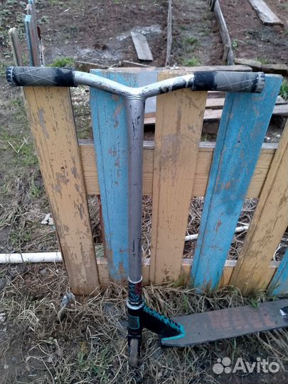 Продам трюковой,самокат парк