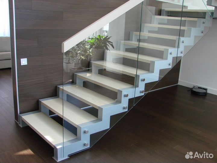 Лестницы из дерева,металла и стекла