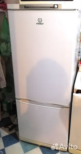 Холодильник бу indesit