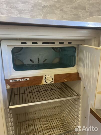 Холодильник бу полюс