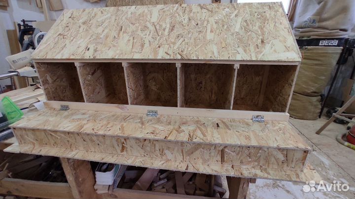 Гнезда для кур с яйцесборником