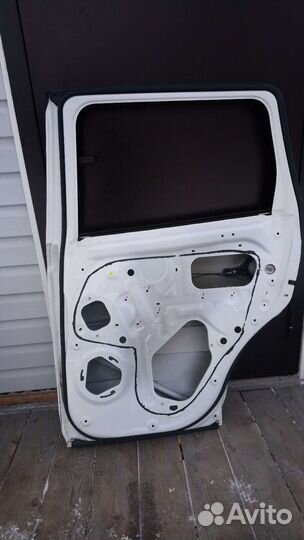 Дверь правая задняя на мицубиши аутлендер 2019 г.в