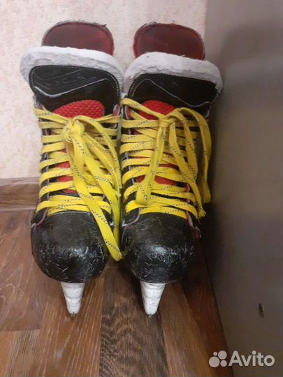 Хоккейные коньки