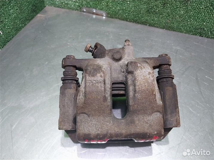 Суппорт тормозной задний правый Land Rover