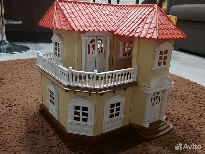 Домик кукольный