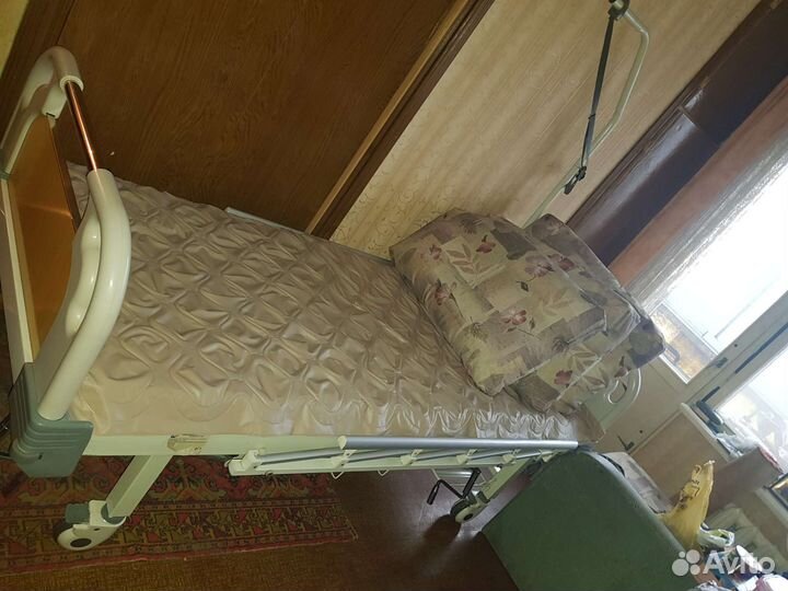 Кровать кресло с туалетом,с боковым переворотом