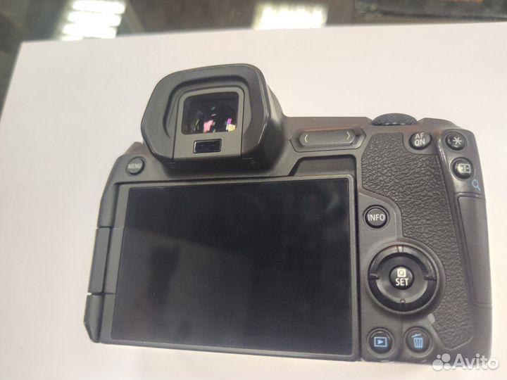 Фотоаппарат Canon EOS R