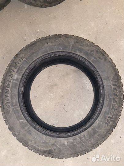 Bridgestone Blizzak Spike-01 215/60 R16 95T