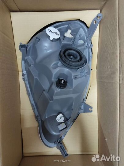 Фара левая новая Toyota Yaris