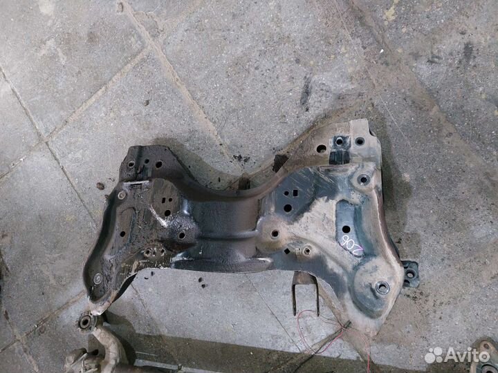 Подрамник Peugeot 206