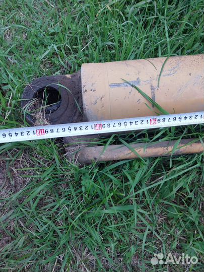 Целиндры подьема стрелы от фронтального погрузчика